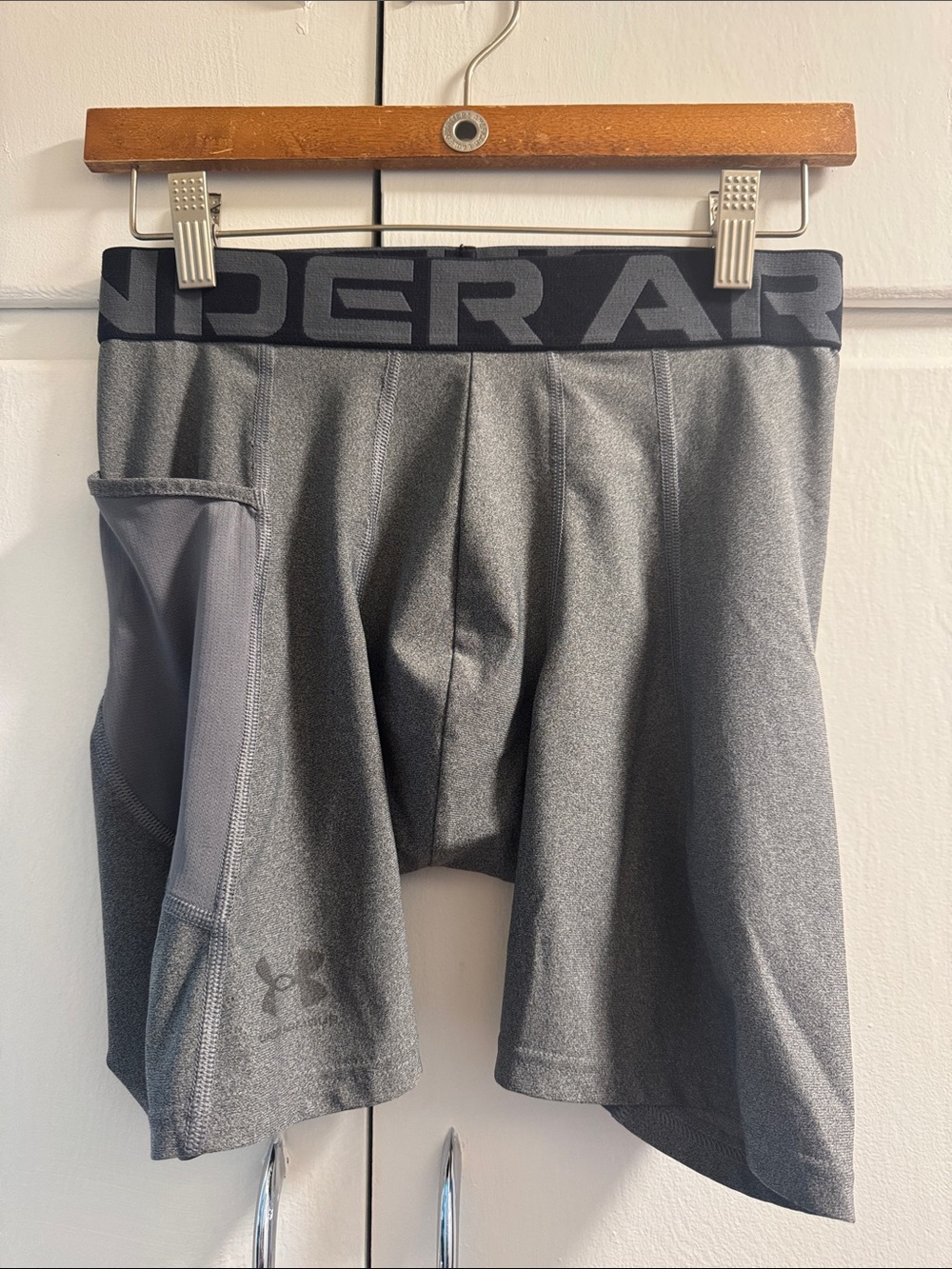 Under Armour Men's Charcoal Gray Performance Compression Shorts with Side Pocket